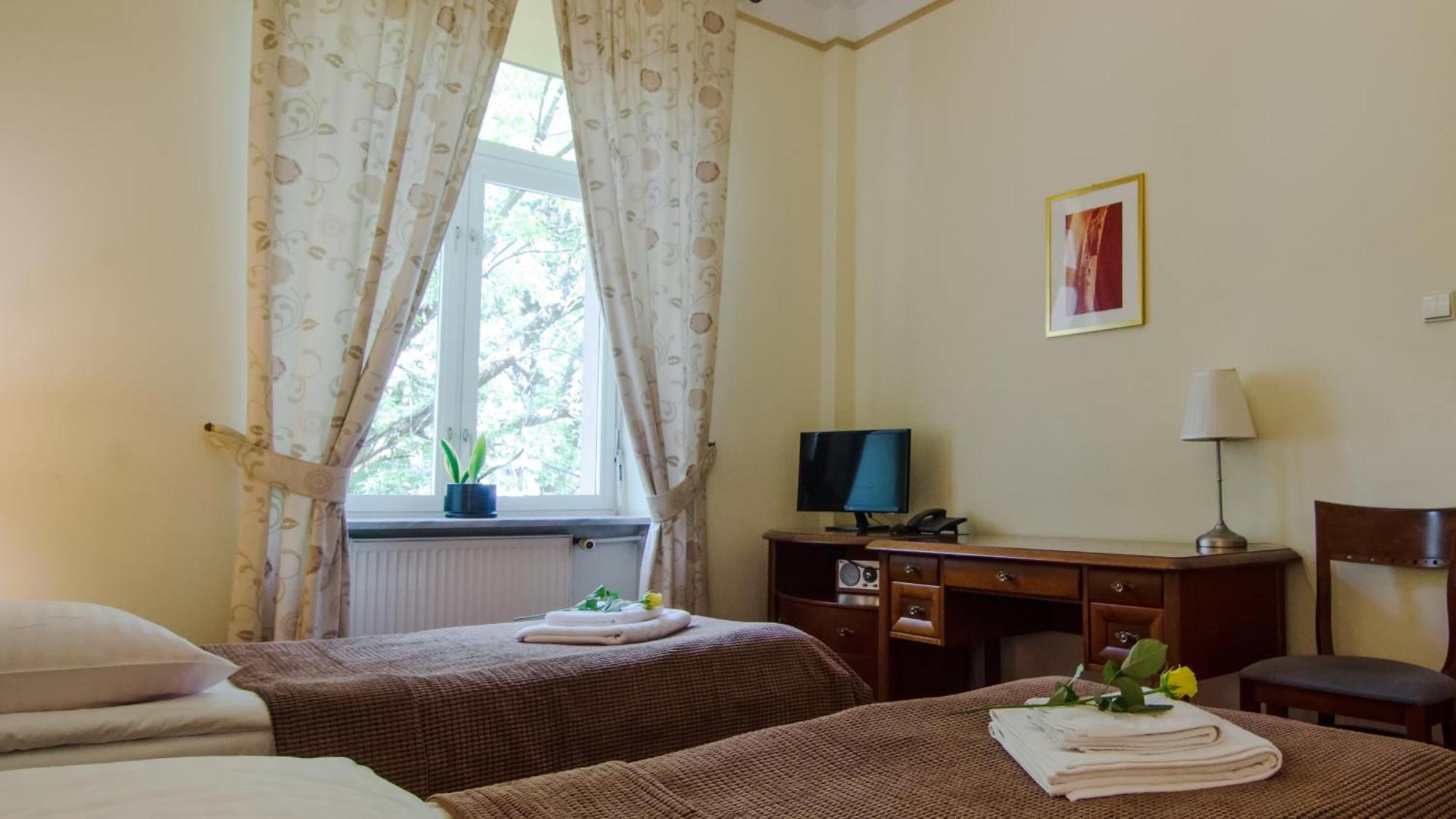 Hotel Lazienkowski Warsaw Exterior photo