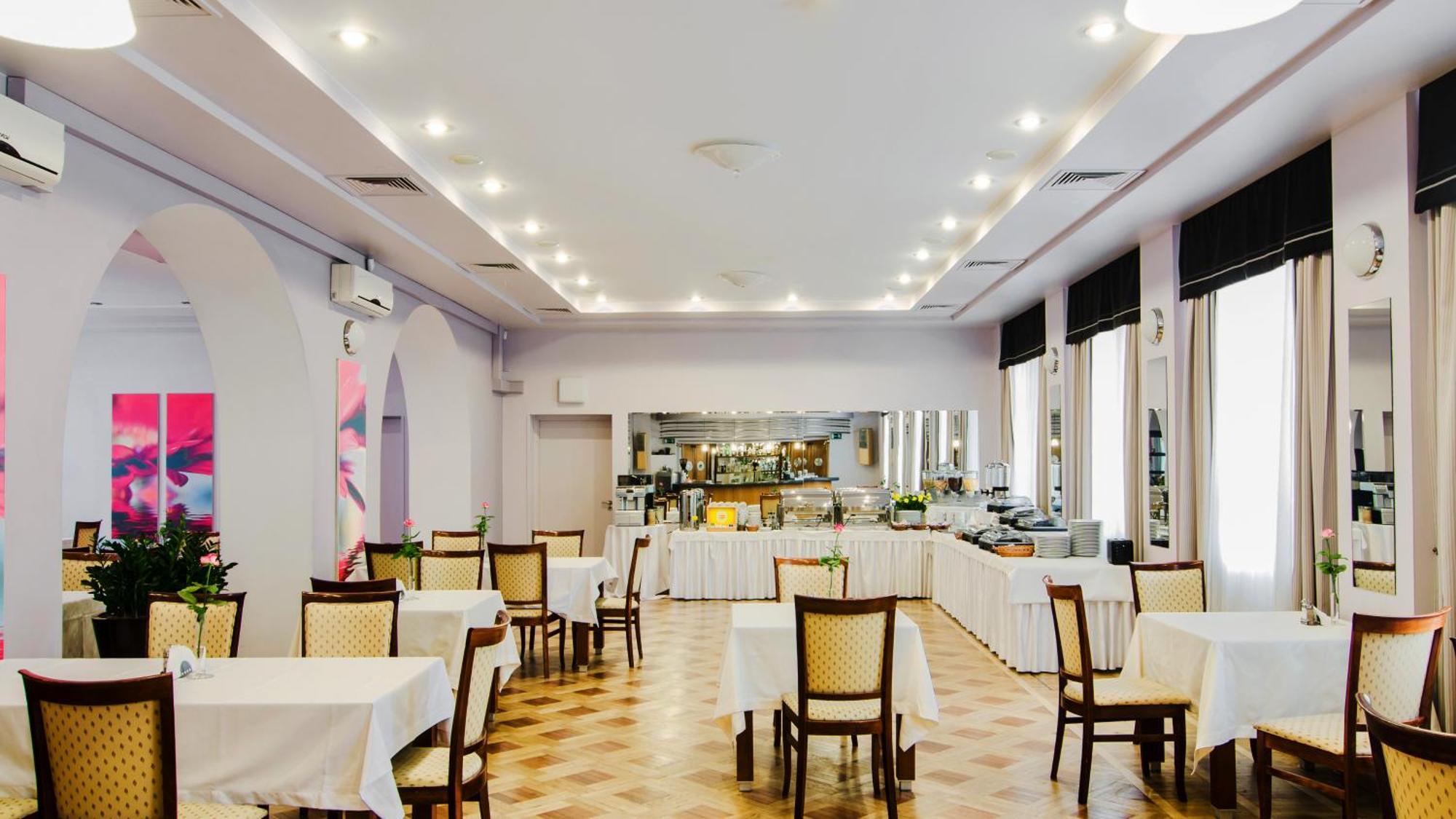 Hotel Lazienkowski Warsaw Exterior photo