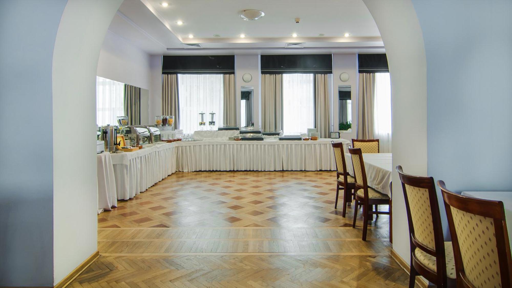 Hotel Lazienkowski Warsaw Exterior photo