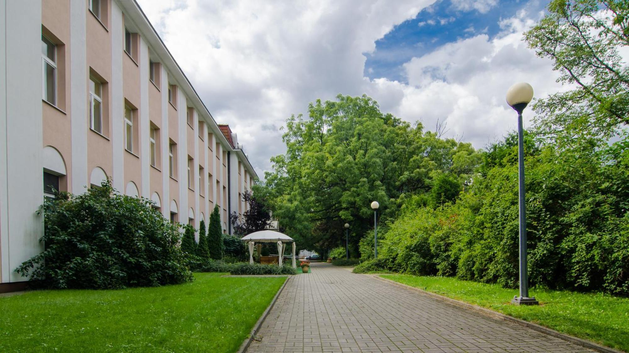 Hotel Lazienkowski Warsaw Exterior photo